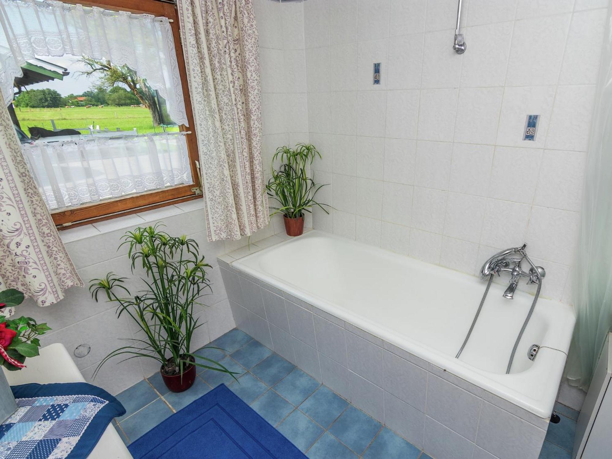 Alluring Holiday Home In Ubersee With Whirlpool المظهر الخارجي الصورة