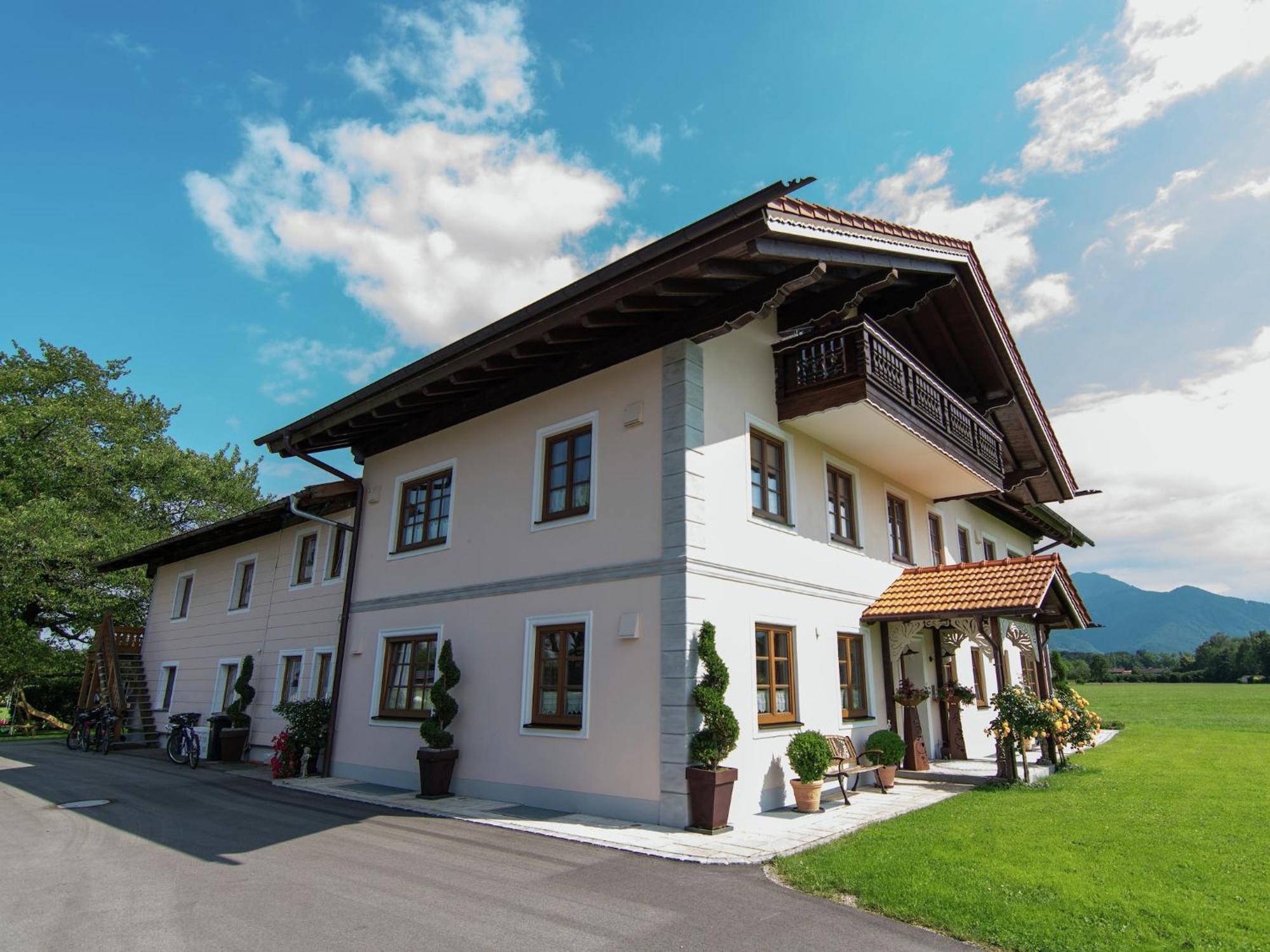 Alluring Holiday Home In Ubersee With Whirlpool المظهر الخارجي الصورة
